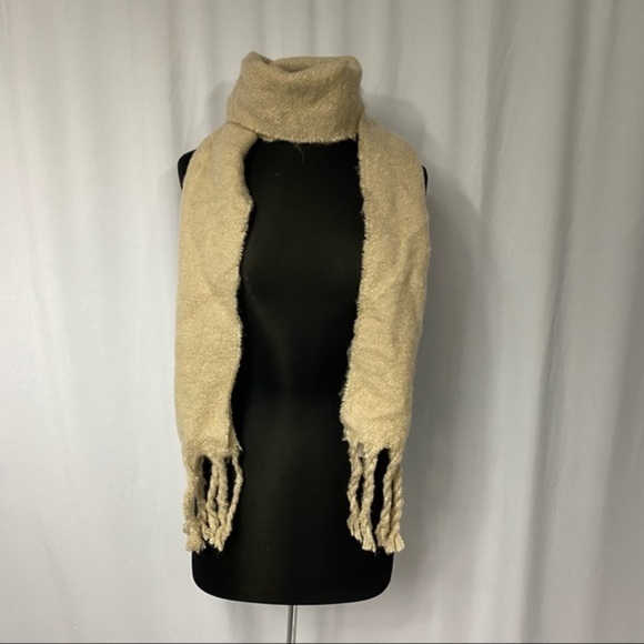 Nwt Banana Republic Fuzzy Tan Scarf - Picture 1 of 4